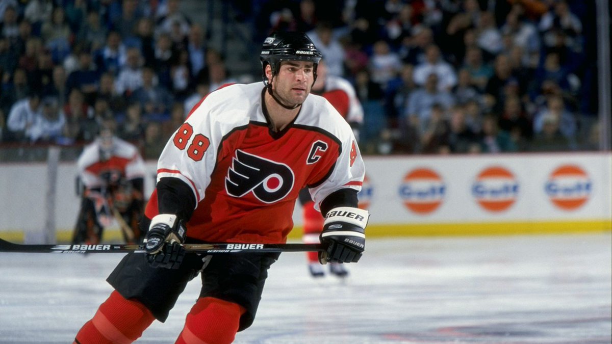 Eric Lindros had his jersey retired 3 years ago. : r/Flyers